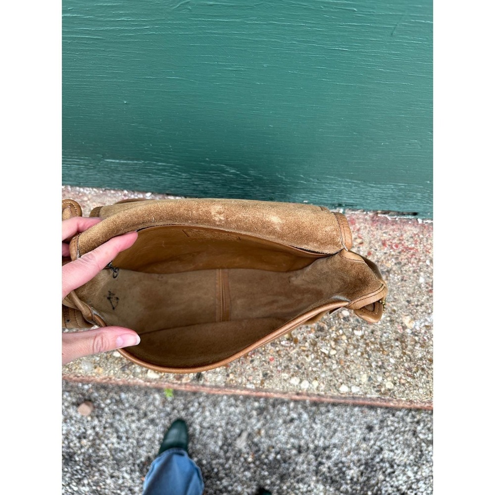 Vintage Coach British Tan Leather Saddle Bag NYC Made classic Crossbody - Picture 9 of 10